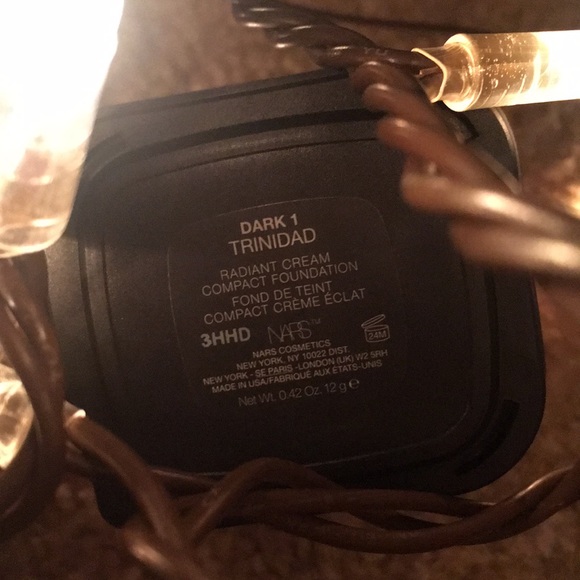 Radiant cream compact foundation - Picture 4 of 4